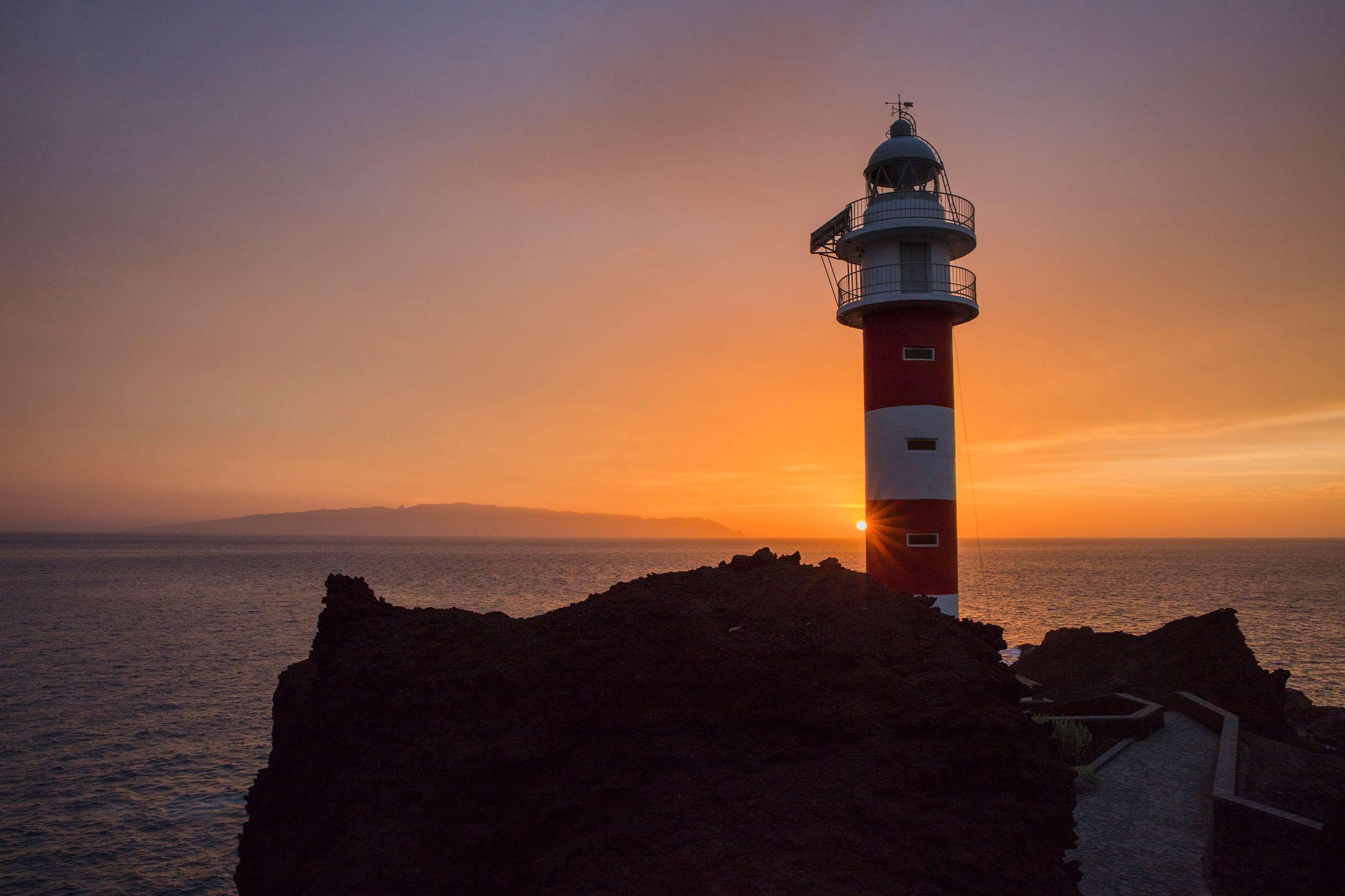 Hacienda del Conde member of Meliá Collection - Adults Only Hotel Buenavista Del Norte Exterior foto The lighthouse at sunset