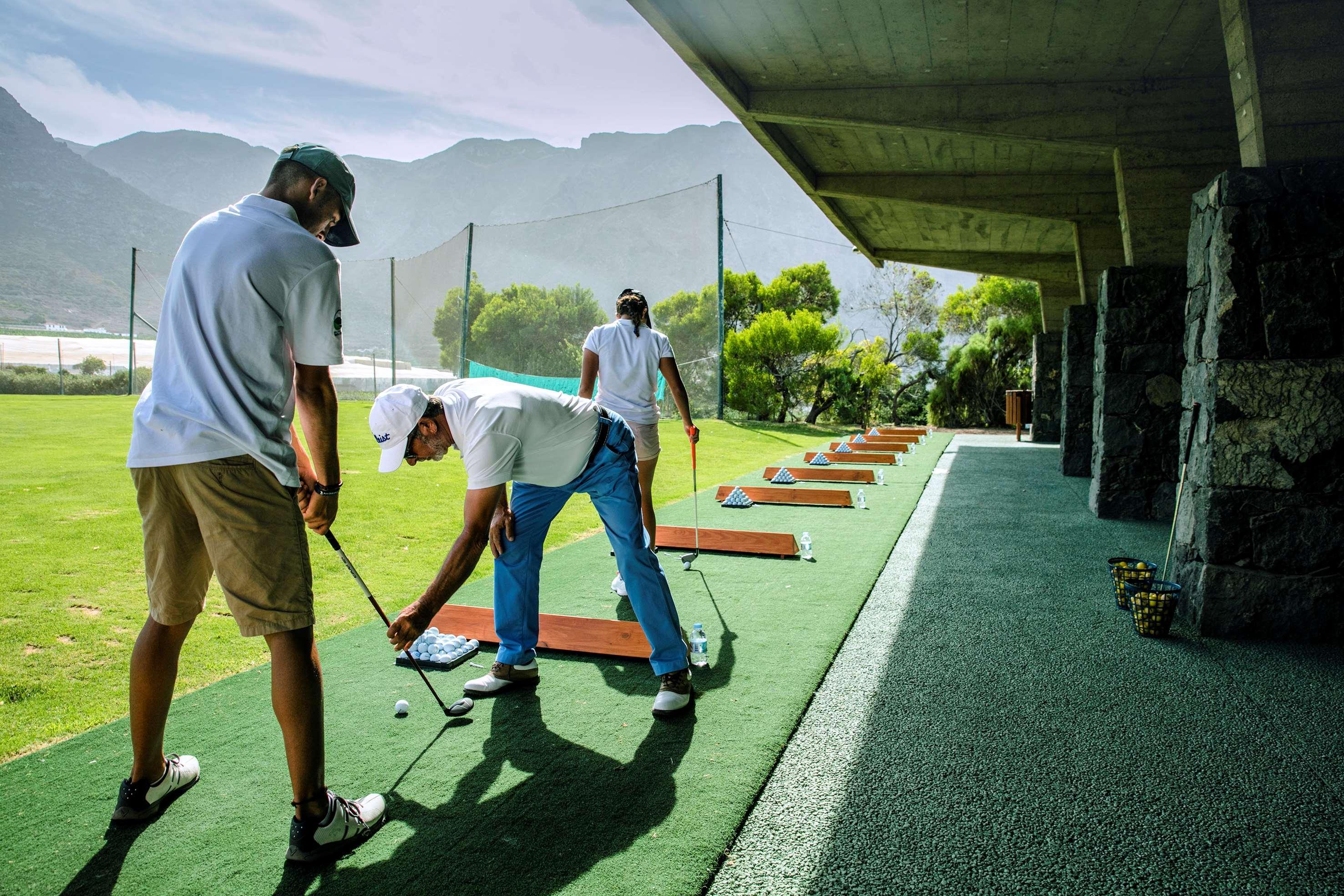 Hacienda del Conde member of Meliá Collection - Adults Only Hotel Buenavista Del Norte Exterior foto Golfers at the practice area
